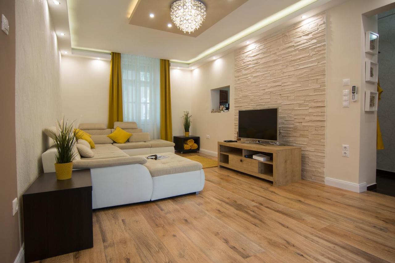 Cork Apartman Eger Bagian luar foto